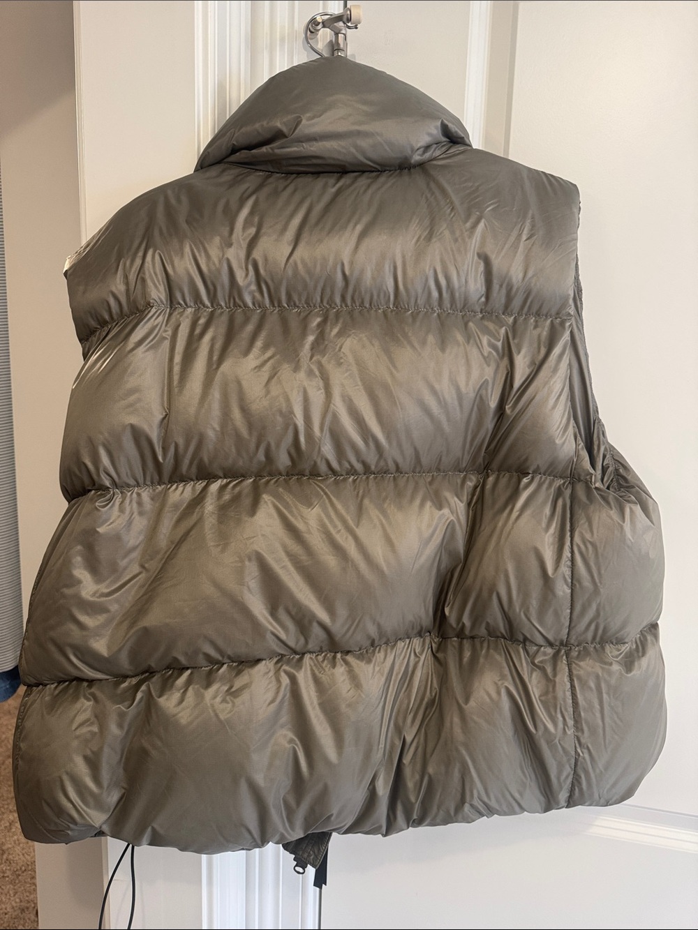 Women’s Canada Goose Cypress puffer vest - Picture 3 of 5